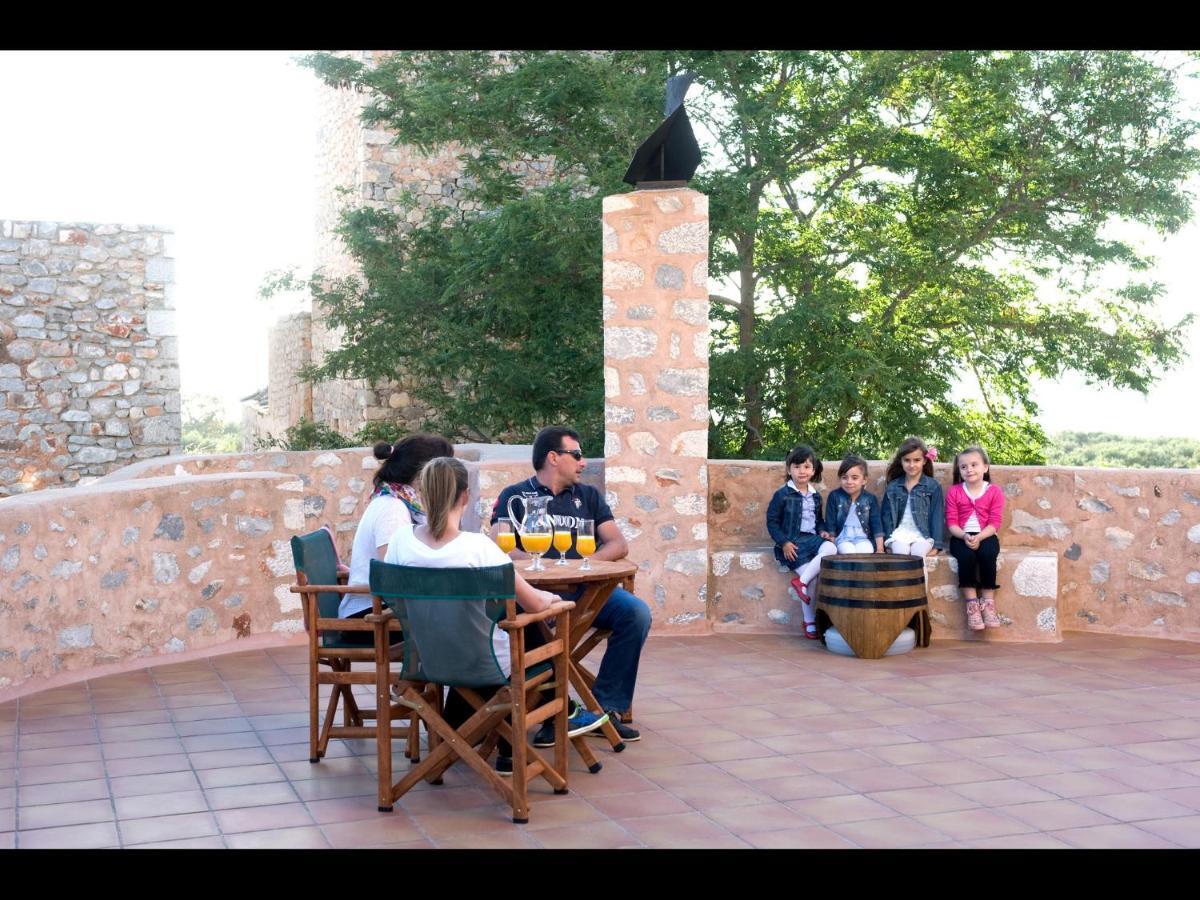 Arapakis Historic Castle Aparthotel Pyrgos Dirou Room photo