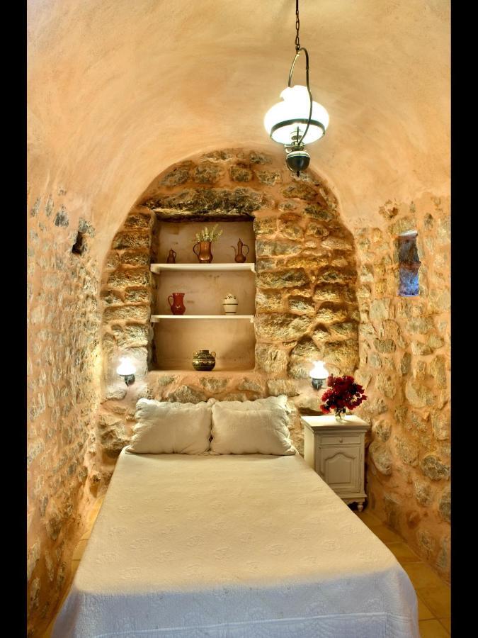 Arapakis Historic Castle Aparthotel Pyrgos Dirou Room photo